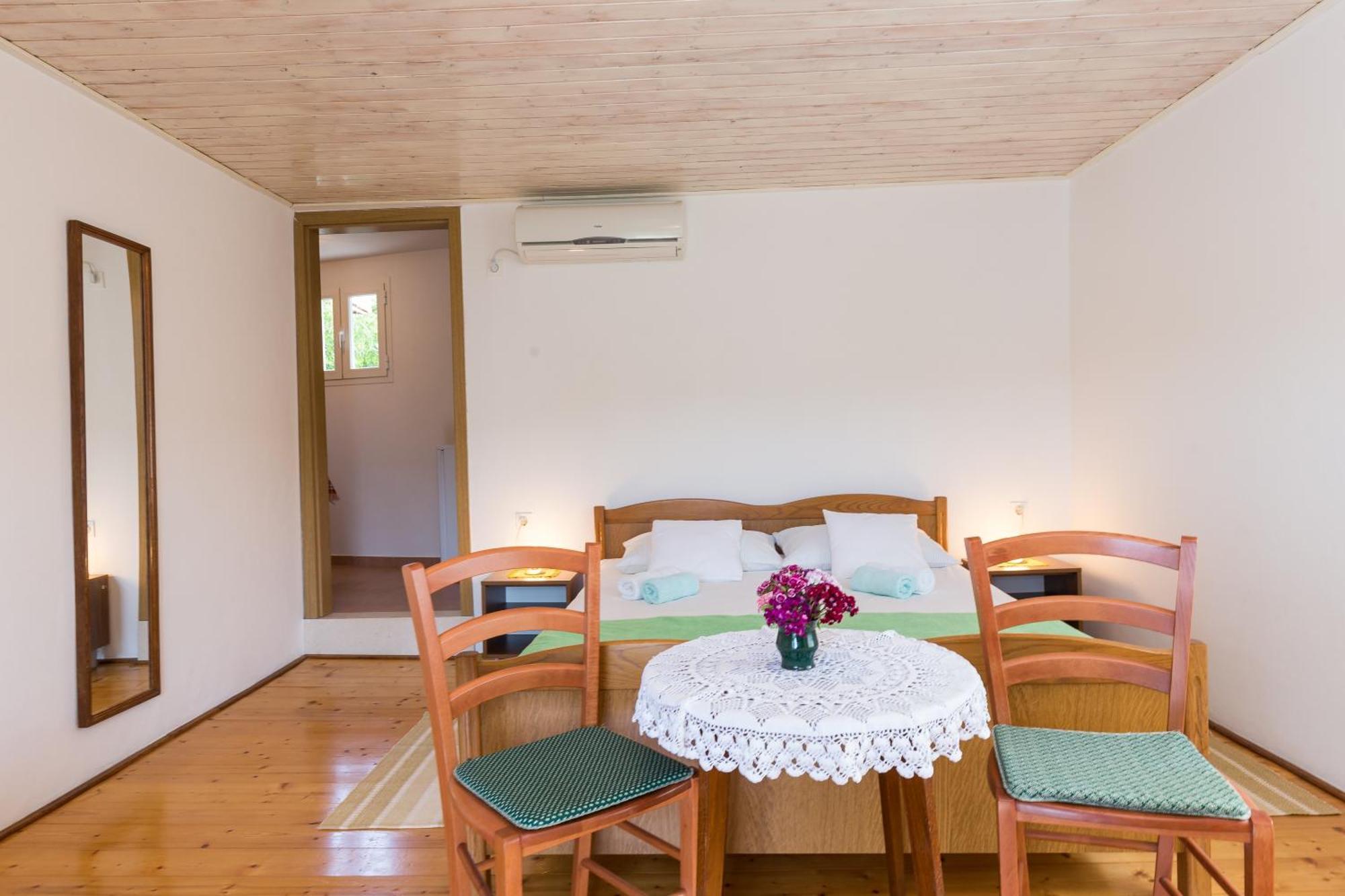 Apartments Miskovic Donje Celo ภายนอก รูปภาพ